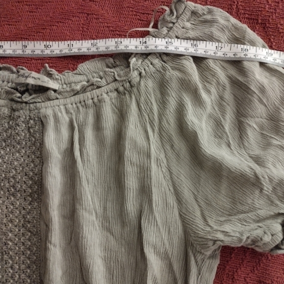 Salty Lemon Beach Crop Top with Matching Shorts in Thyme Size Small - Picture 12 of 12